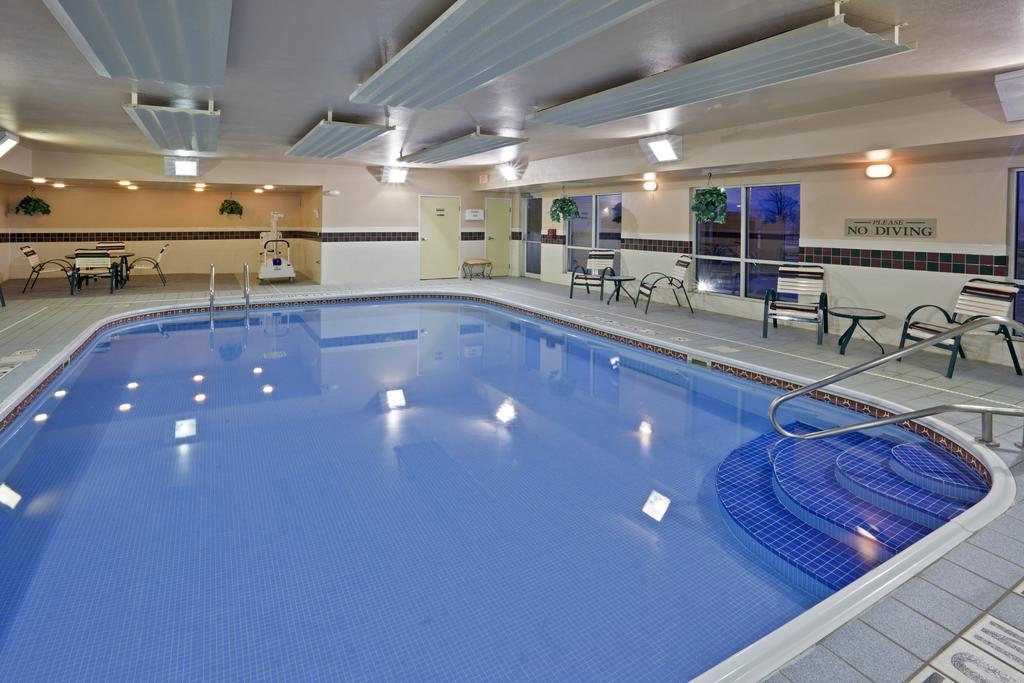 Country Inn & Suites By Radisson, Marion, Oh Экстерьер фото